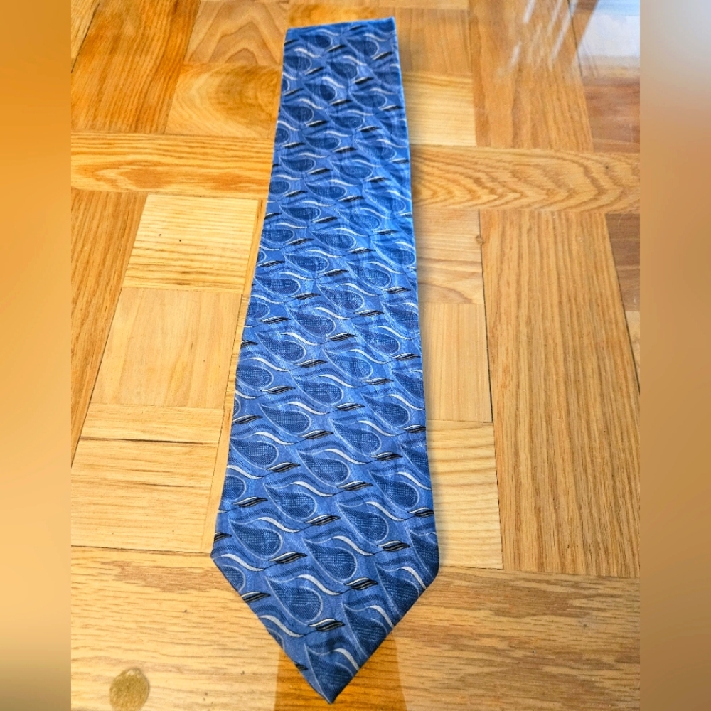 Bill Blass Blue Geometric Silk Tie